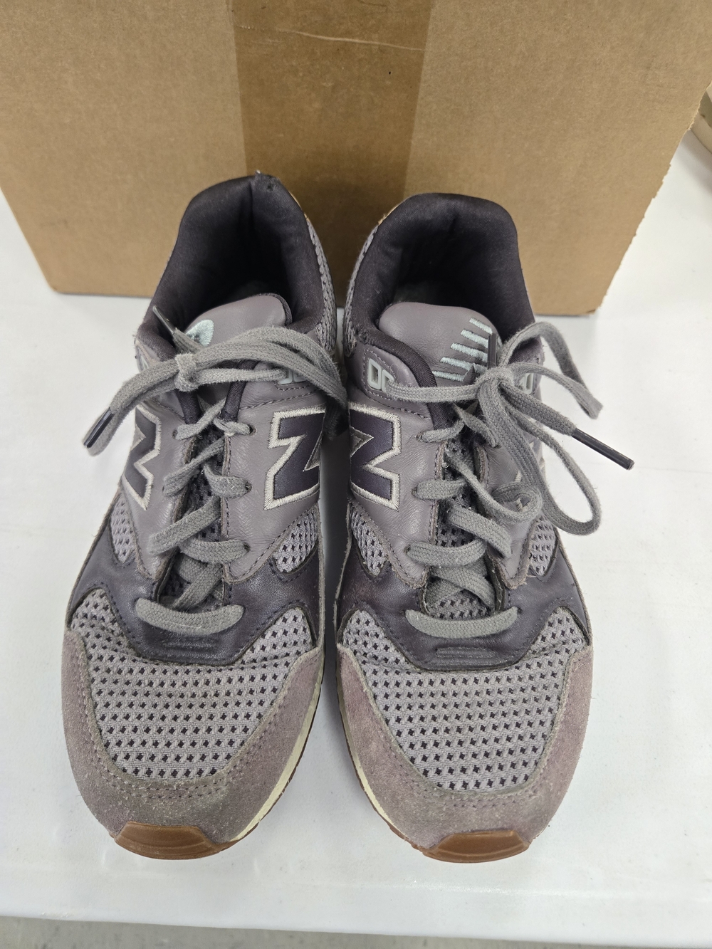 Women's Gray Athletic Sneakers - Classic Casual Performance